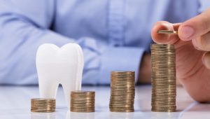 preço de implante dentário